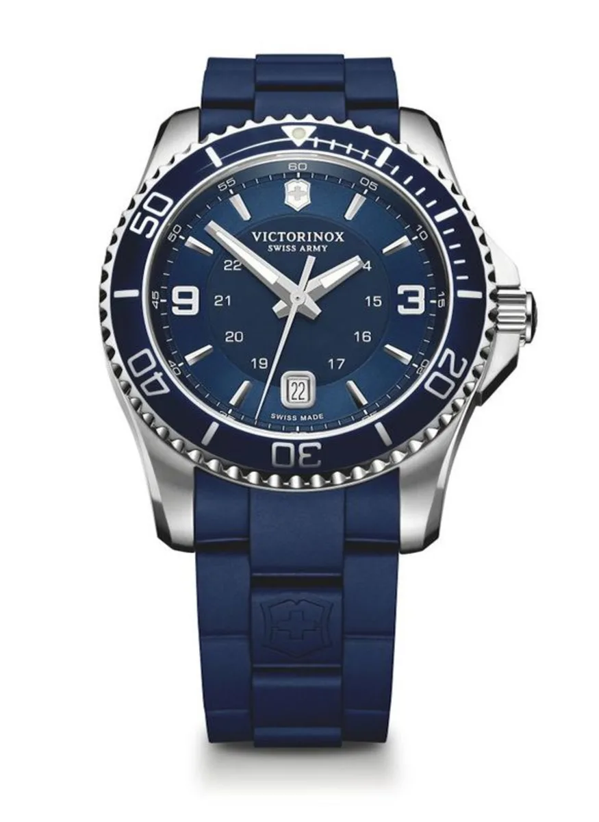 Maverick Large Quartz Navy Blue Dial Rubber Strap Men's Watch 241603